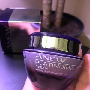 Anew Platinum Day Cream